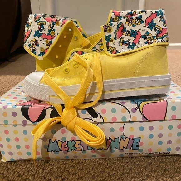 💥Mickey&Minnie Mouse Bakers Leeds X Converse Yellow Sneakers - Picture 7 of 9